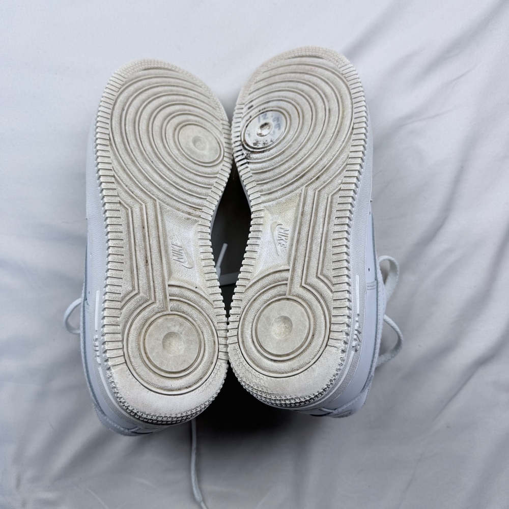 Nike Women's Air Force 1 '07 "Triple White - Picture 7 of 8